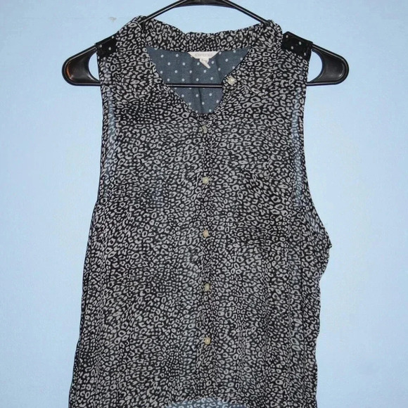 Aeropostale Sleeveless Black and White Animal Print Button Up Front Shirt XL - Picture 2 of 13